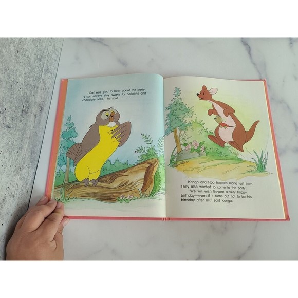 Disney -Pooh Plans A Party, 1986 Fun-To-Read Library Volume 18, Bantam Books - Picture 6 of 10